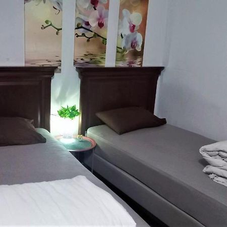 Tapok Hostel Κισινάου Εξωτερικό φωτογραφία